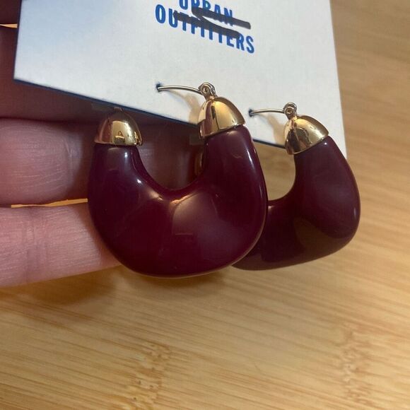 NWT Urban Outfitters Purple Plum and Gold Colored Dangle Earrings MSRP $20 NWT - Picture 6 of 8